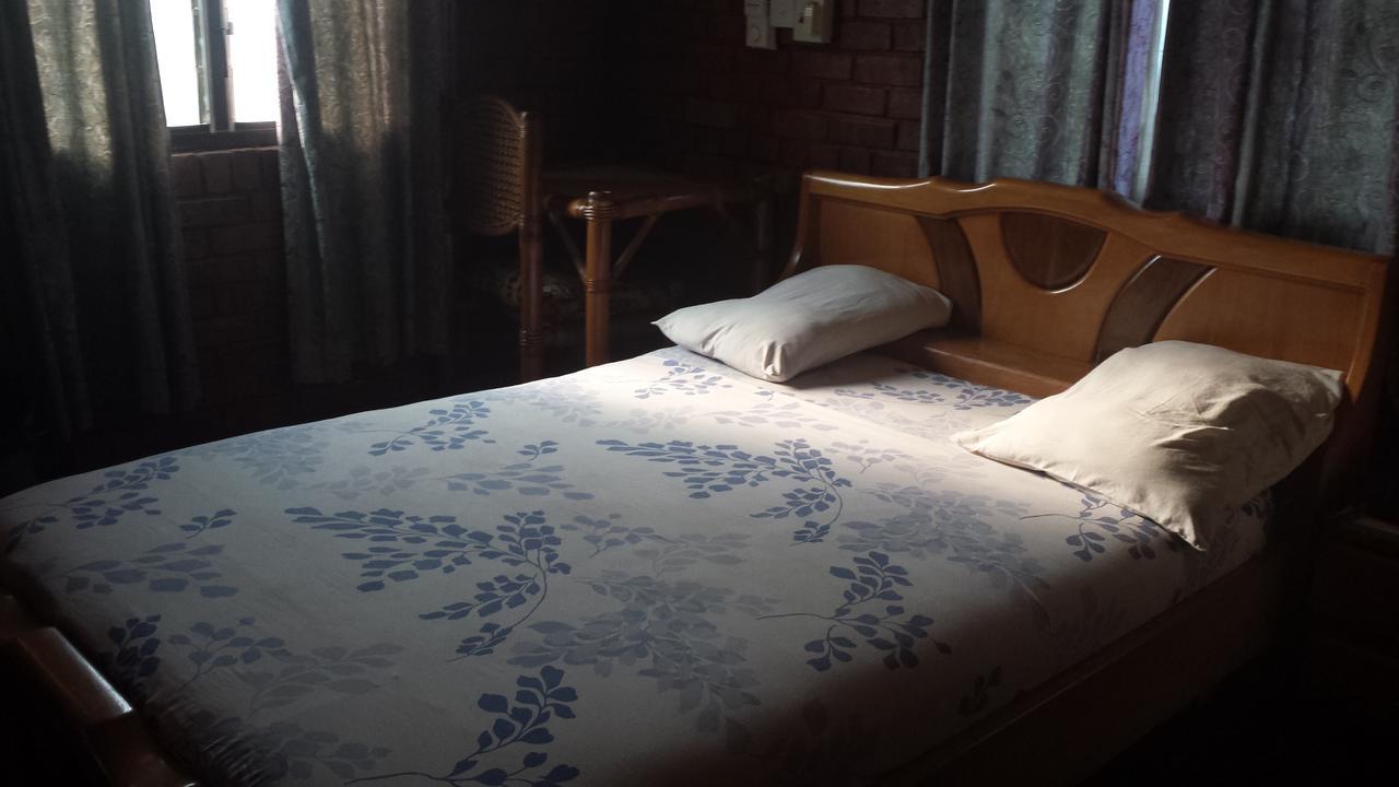 Joy Family Lodge Amasaman Habitación foto