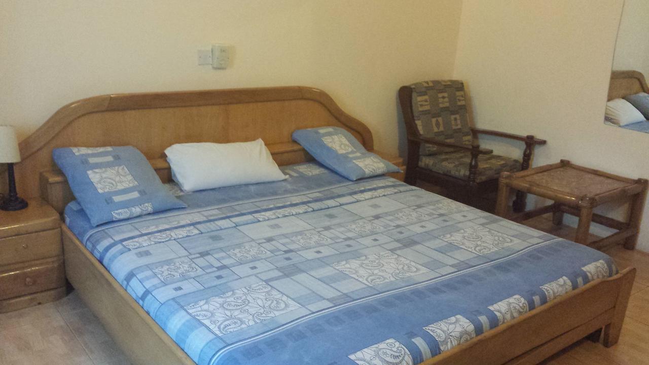 Joy Family Lodge Amasaman Habitación foto